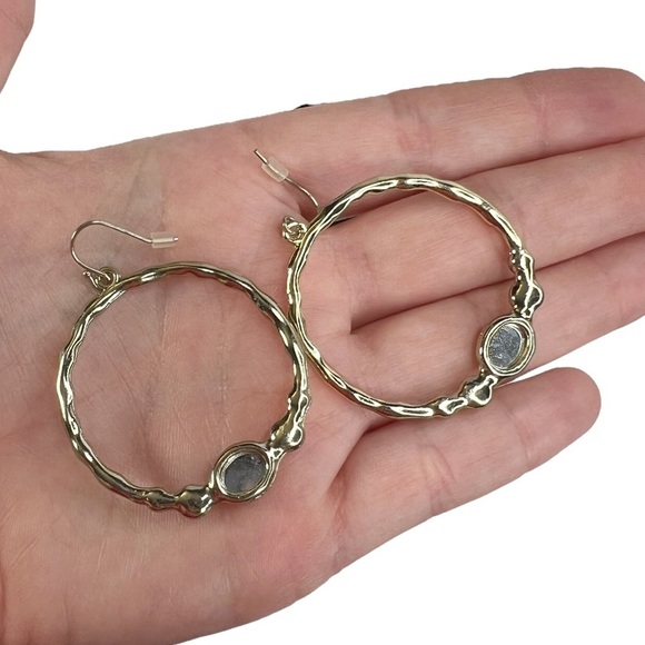 Lot of 10 Pairs of Hoops & Stud Pierced Earrings: LOFT AVON - Picture 12 of 15